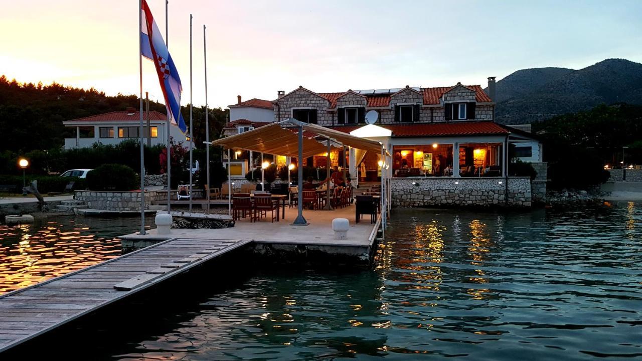 Sweet Village Hotel By The Sea Slano Kültér fotó